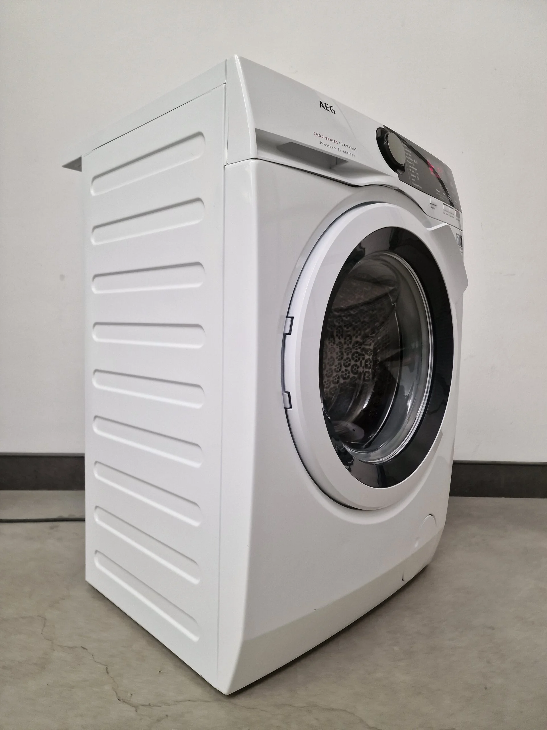 AEG L7FB60Y wasmachine 7000 ProSteam 8 kg 1600 rpm