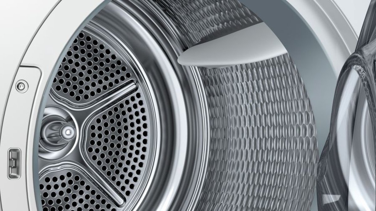 Bosch Serie 6 WTW87680 warmtepompdroger met SelfCleaning Condenser, AutoDry sensortechnologie en 8 kg laadvermogen in witte uitvoering.