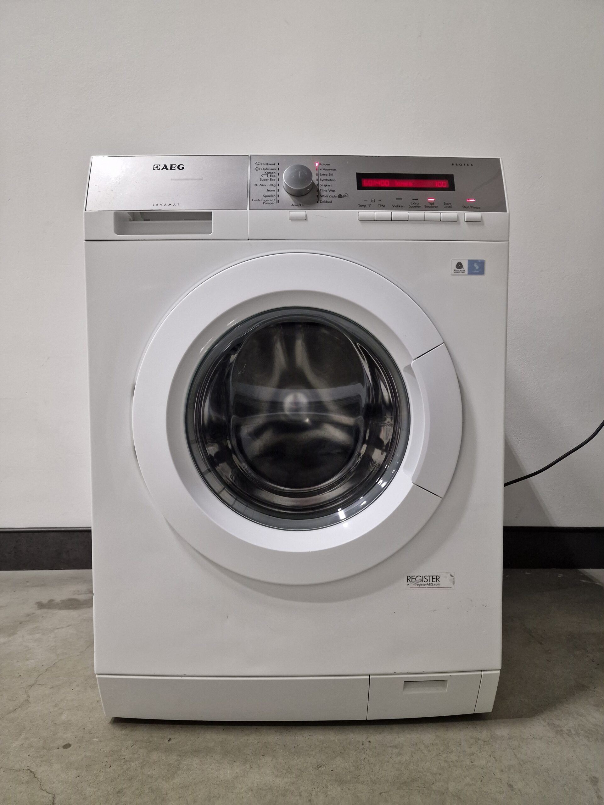 AEG Lavamat L76485FL wasmachine met OptiSense technologie, ProTex trommel, inverter motor en 8 kg laadvermogen in witte uitvoering.