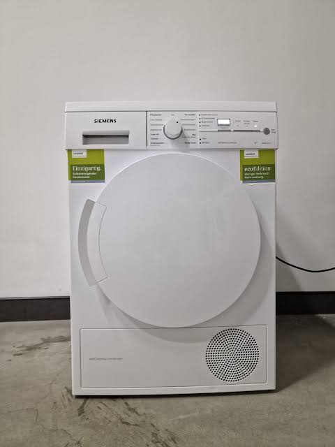 Siemens iQ500 WT44W3D2 warmtepompdroger met SelfCleaning Condenser, autoDry sensortechnologie en 7 kg laadvermogen in witte uitvoering.