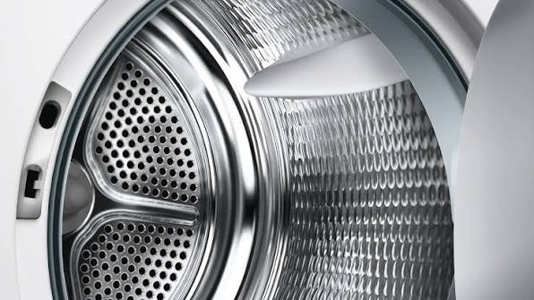 Siemens iQ500 WT44W3D2 warmtepompdroger met SelfCleaning Condenser, autoDry sensortechnologie en 7 kg laadvermogen in witte uitvoering.