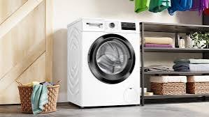 Bosch Serie 4 WAN28K43 wasmachine met EcoSilence Drive motor, SpeedPerfect, Hygiene Plus, AquaStop en 8 kg laadvermogen in witte uitvoering.