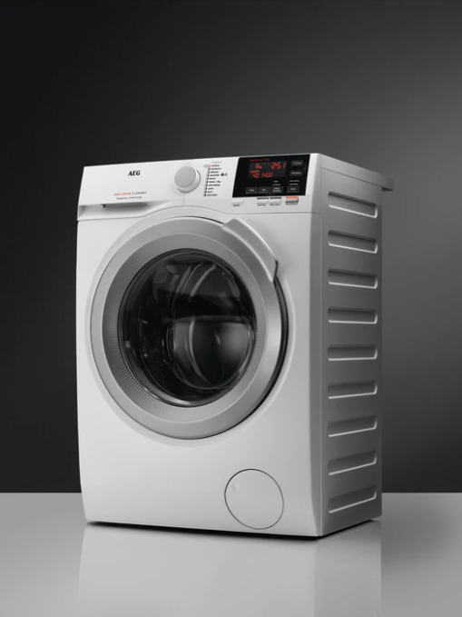 AEG 6000 ProSense L6FBKOLN wasmachine met ProSense®, SoftPlus, ÖKOInverter motor, AquaControl en 8 kg laadvermogen in witte uitvoering.