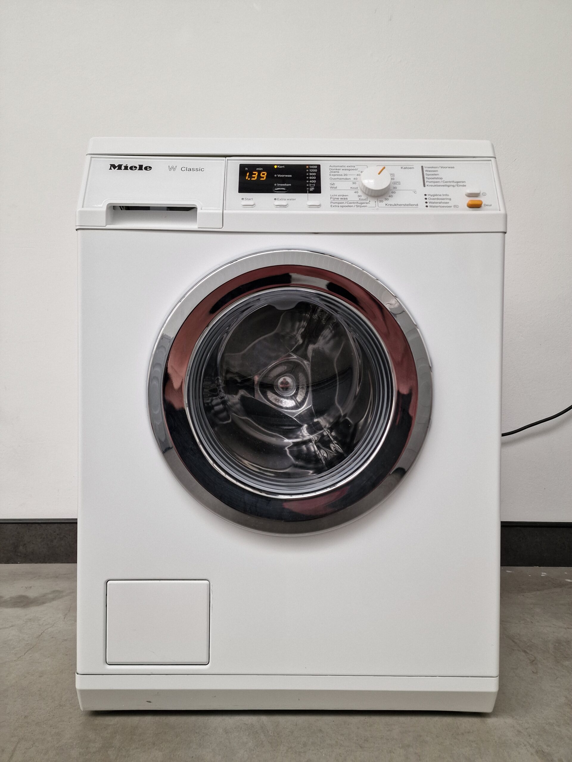 Miele WDA 110 W Classic wasmachine 7 kg met 1400 toeren, SoftCare-trommel en Watercontrol-systeem.