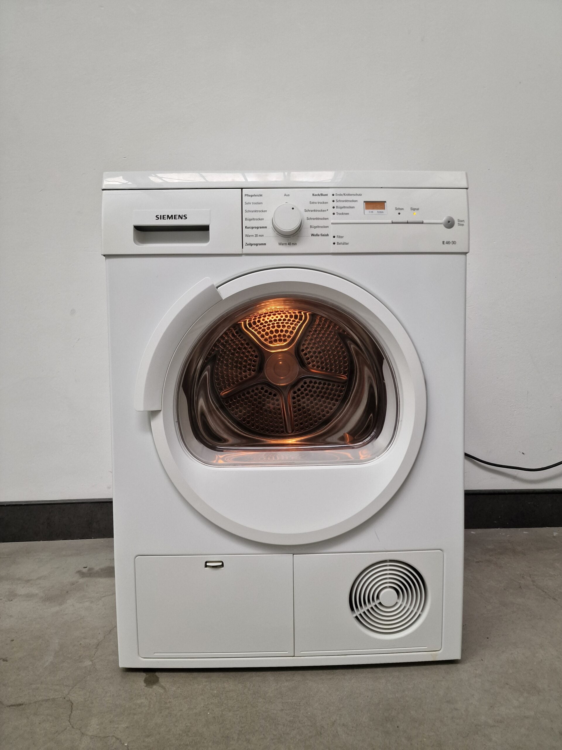 Siemens WT46E300 condensdroger met 6 kg laadvermogen, 112 liter trommel en LED-display