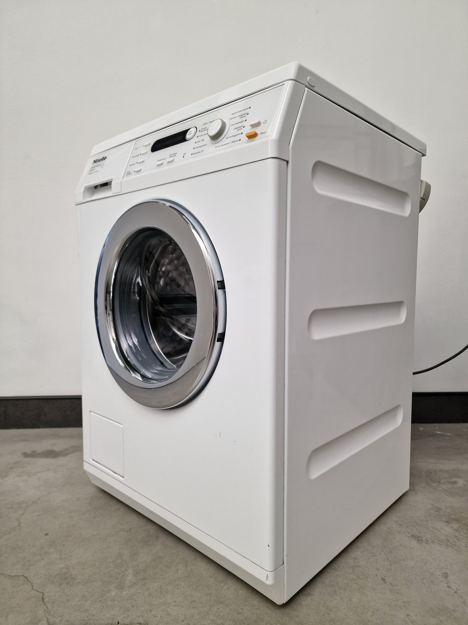 Miele W 5737 WPS wasmachine 7 kg 1300 toeren met Waterproof-systeem.