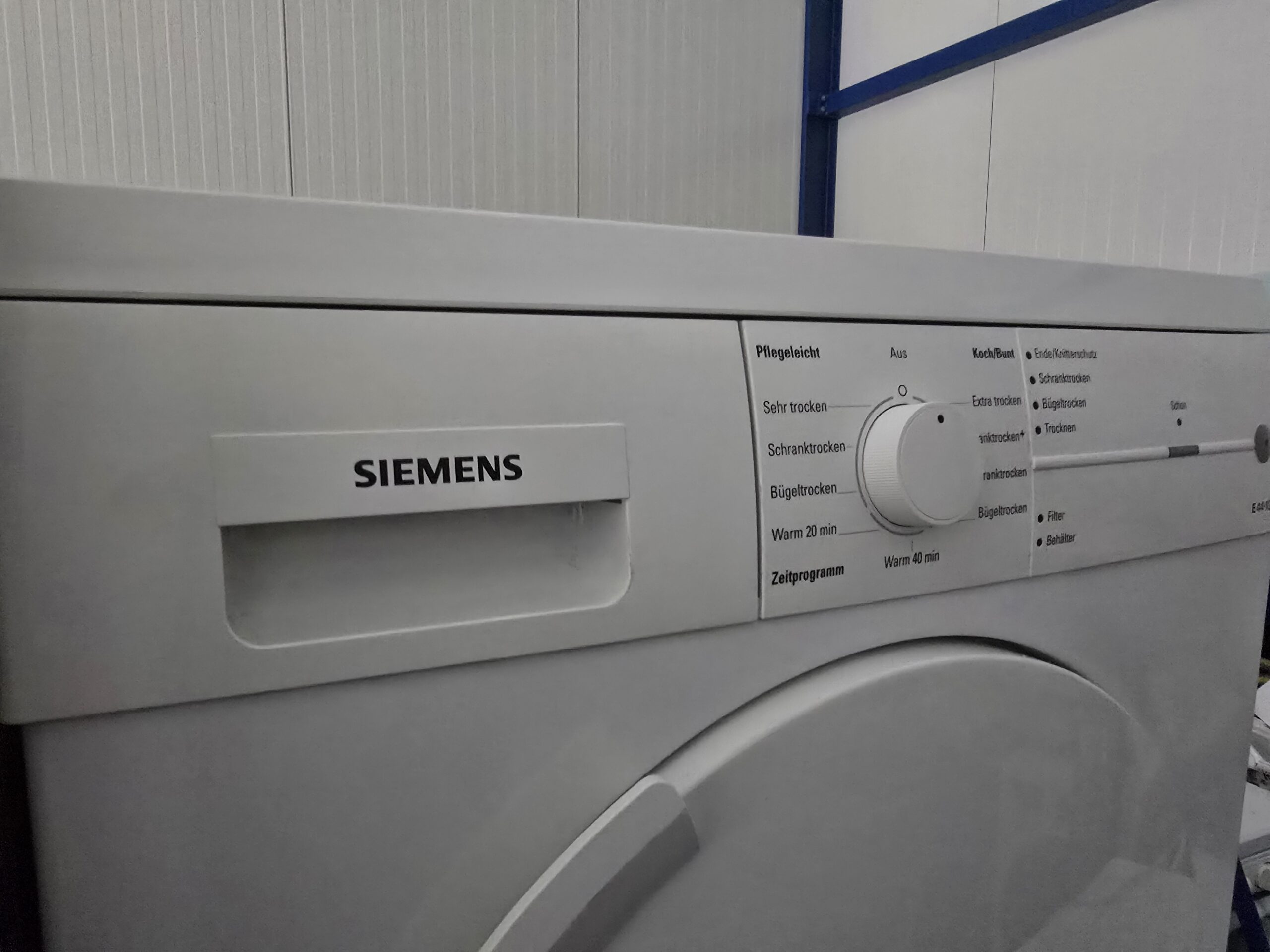 Siemens WT44E101 witte condensdroger 7 kg met sensorgestuurde droging